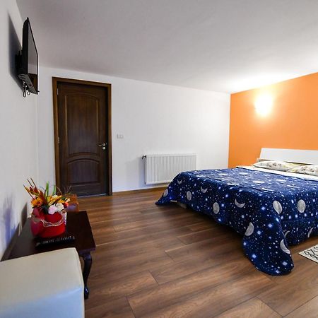 Villa Castellino Tîrgu Ocna Extérieur photo
