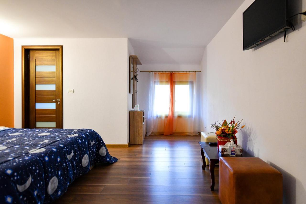 Villa Castellino Tîrgu Ocna Extérieur photo